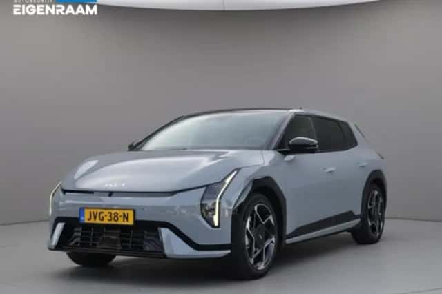 Kia EV4 (2026) thumbnail 1