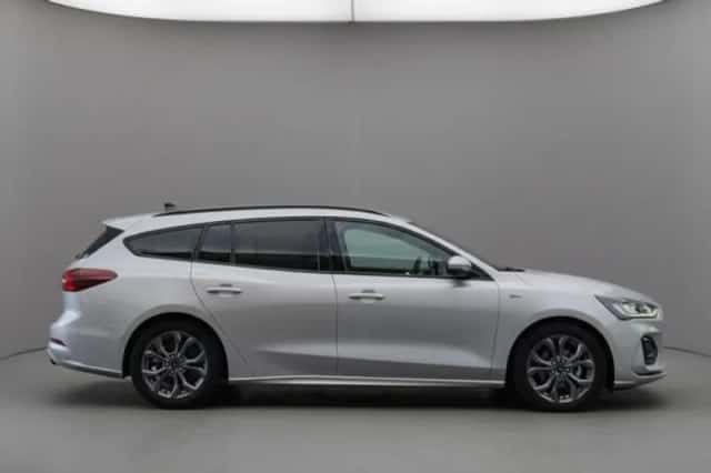 Ford Focus (2025) thumbnail 2