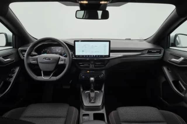 Ford Focus (2025) thumbnail 5