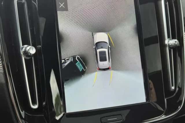 Volvo XC40 (2022) thumbnail 5