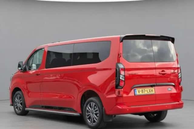 Ford Transit (2024) thumbnail 3