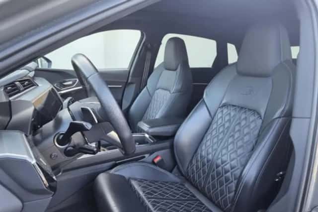 Audi SQ8 (2023) thumbnail 4