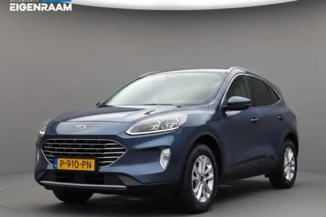 Ford Kuga (2022) thumbnail 1