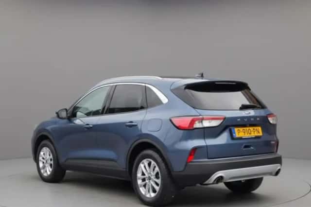 Ford Kuga (2022) thumbnail 3