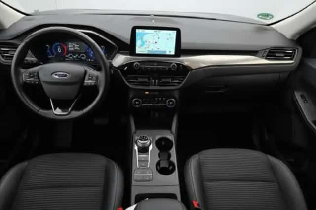 Ford Kuga (2022) thumbnail 5