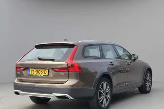 Volvo V90 (2018) thumbnail 3