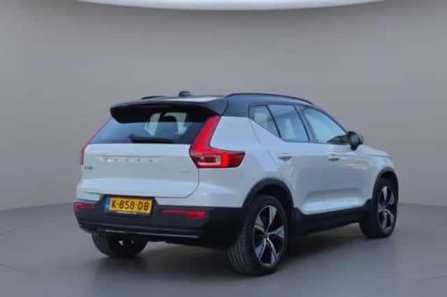 Volvo XC40 (2020) thumbnail 3
