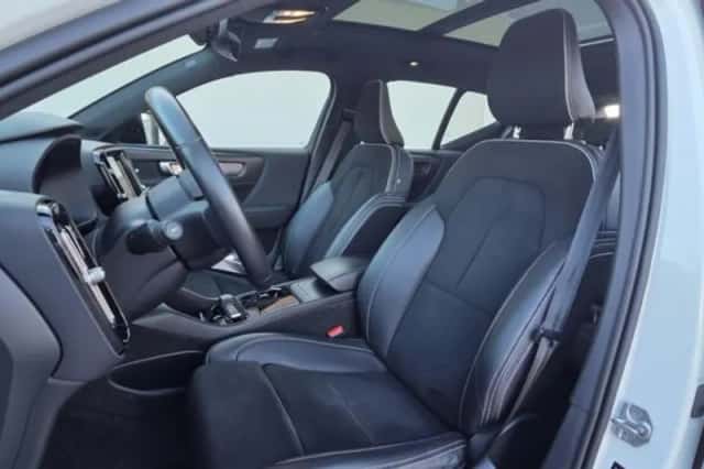 Volvo XC40 (2020) thumbnail 4