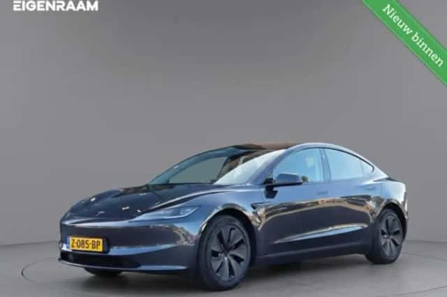 Tesla Model 3 (2024) thumbnail 1
