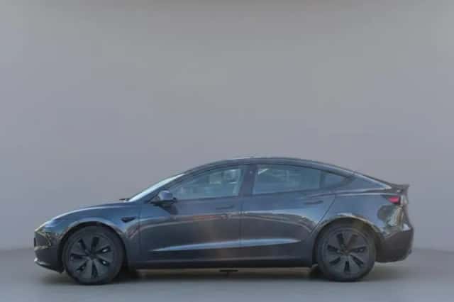 Tesla Model 3 (2024) thumbnail 2