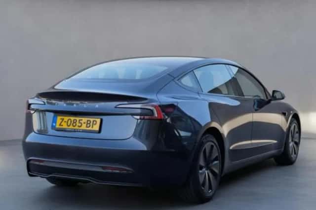 Tesla Model 3 (2024) thumbnail 3