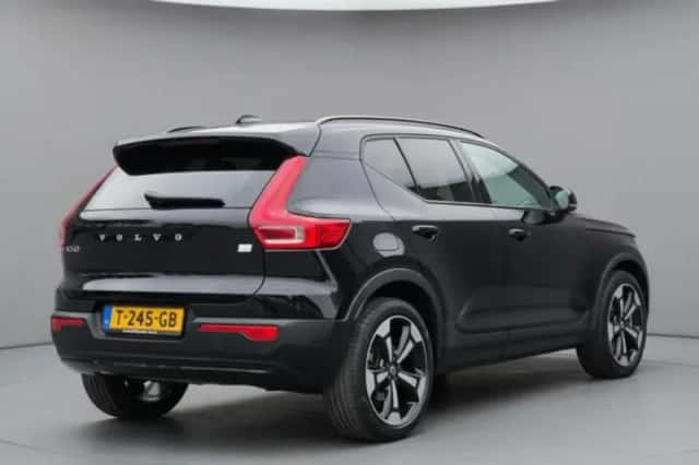 Volvo XC40 (2021) thumbnail 3