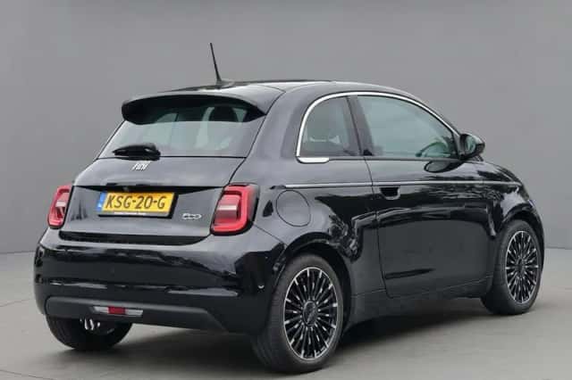 Fiat 500 (2024) thumbnail 3