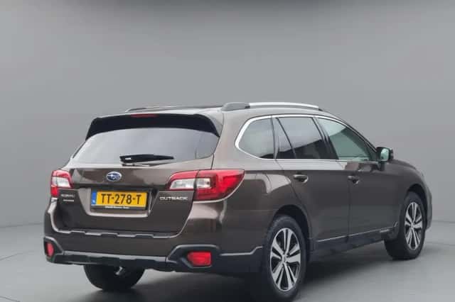 Subaru Outback (2018) thumbnail 3
