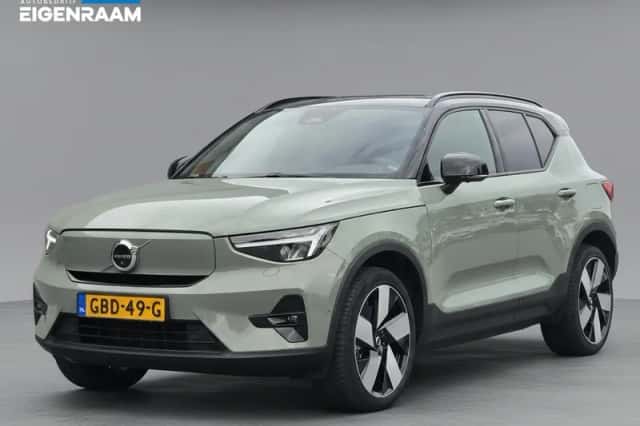 Volvo XC40 (2024) thumbnail 1