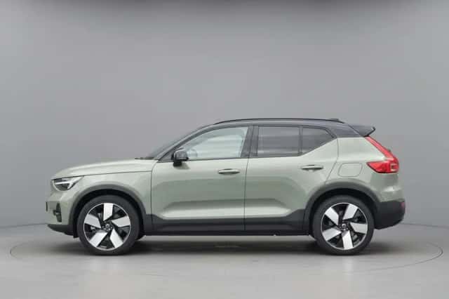 Volvo XC40 (2024) thumbnail 2
