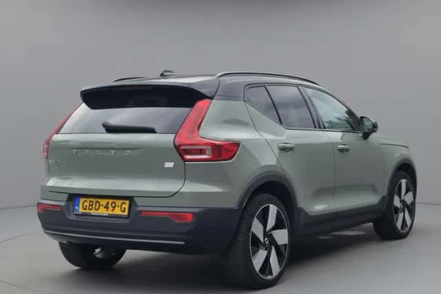 Volvo XC40 (2024) thumbnail 3
