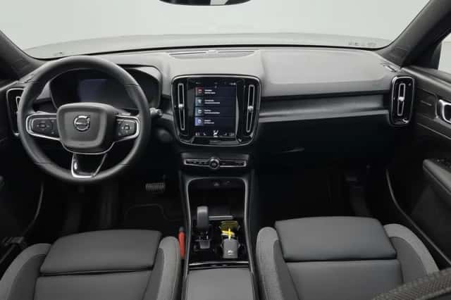 Volvo XC40 (2024) thumbnail 6