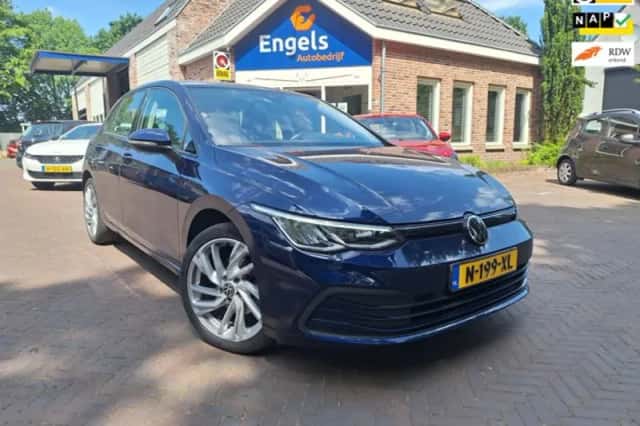 Volkswagen Golf (2022) thumbnail 1