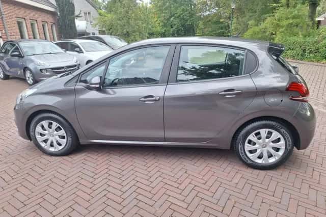 Peugeot 208 (2018) thumbnail 6