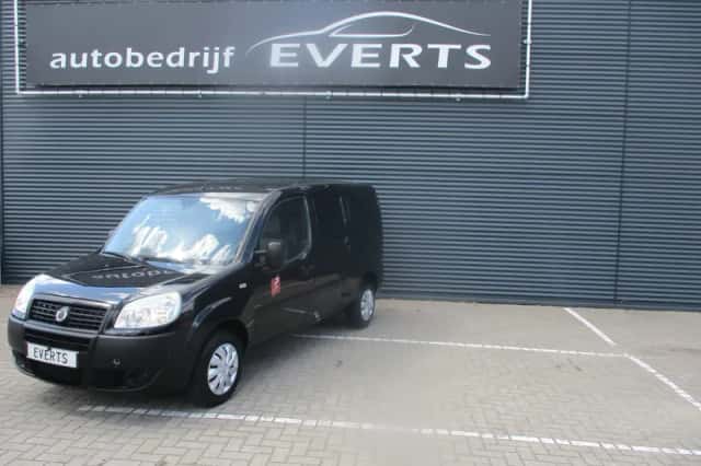 Fiat Doblò (2008) thumbnail 2