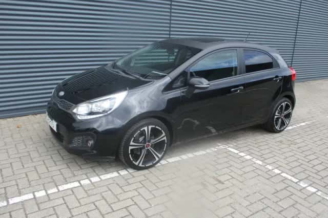 Kia Rio (2013) thumbnail 6