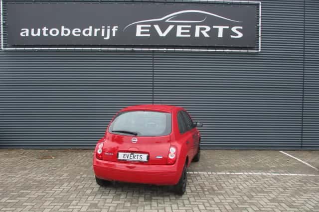 Nissan Micra (2009) thumbnail 3