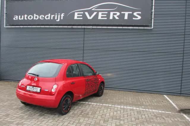 Nissan Micra (2009) thumbnail 4