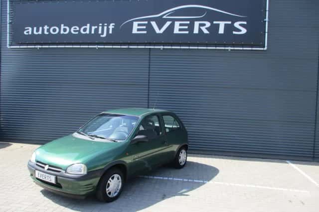 Opel Corsa (1996) thumbnail 2