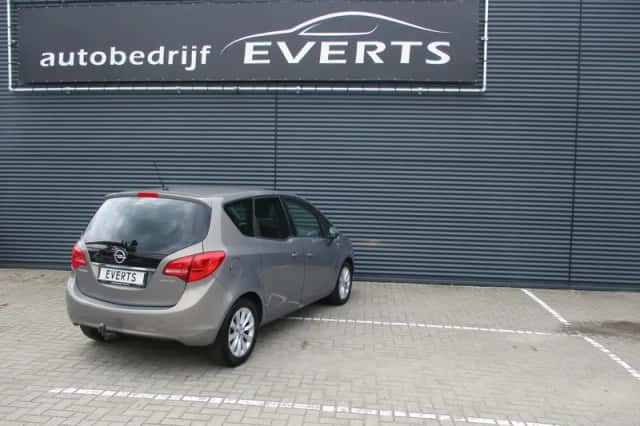 Opel Meriva (2012) thumbnail 4