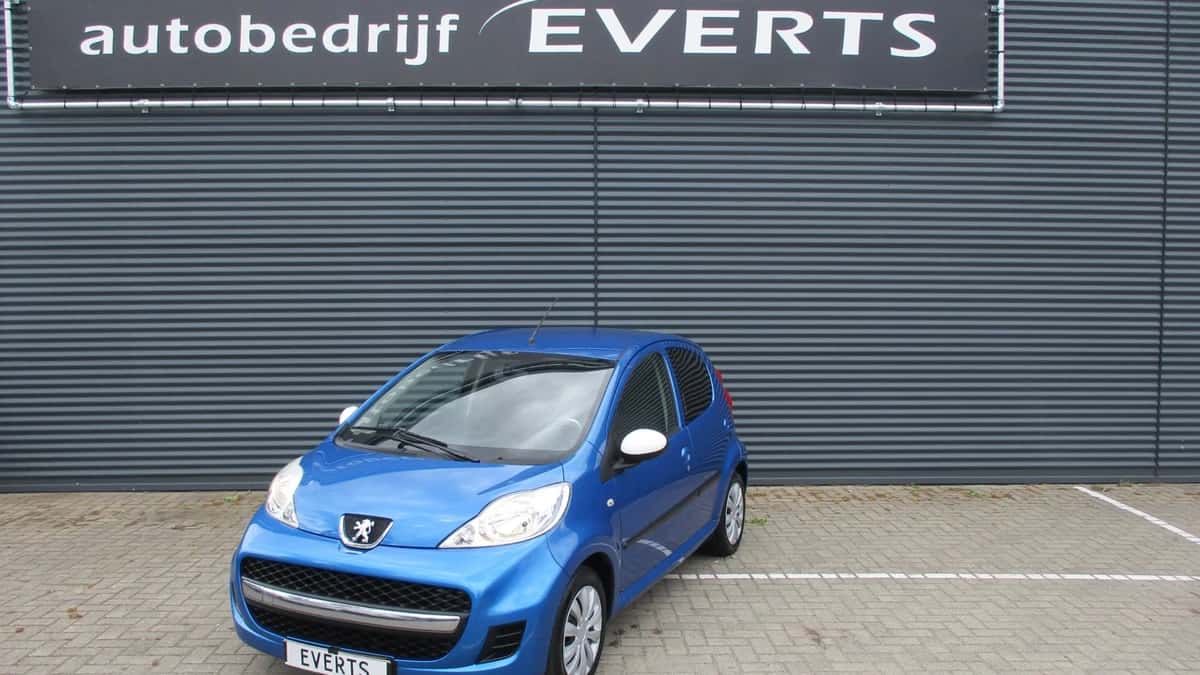 Peugeot 107 (2011) — foto 1