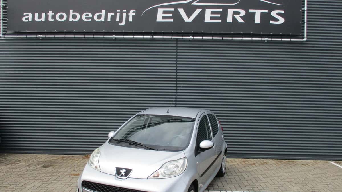 Peugeot 107 (2027) — foto 1