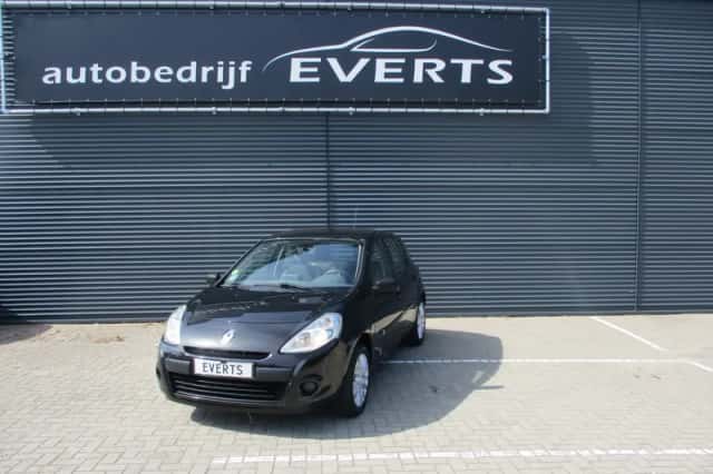 Renault Clio (2010) thumbnail 1