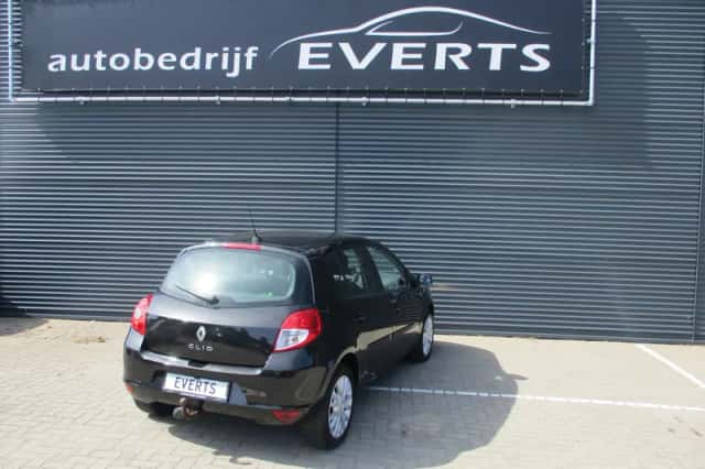 Renault Clio (2010) thumbnail 4