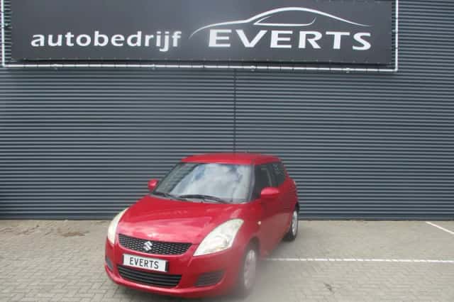 Suzuki Swift (2012) thumbnail 1