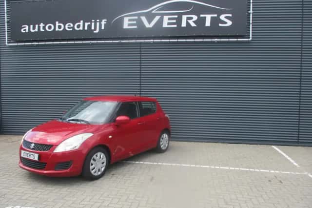 Suzuki Swift (2012) thumbnail 2