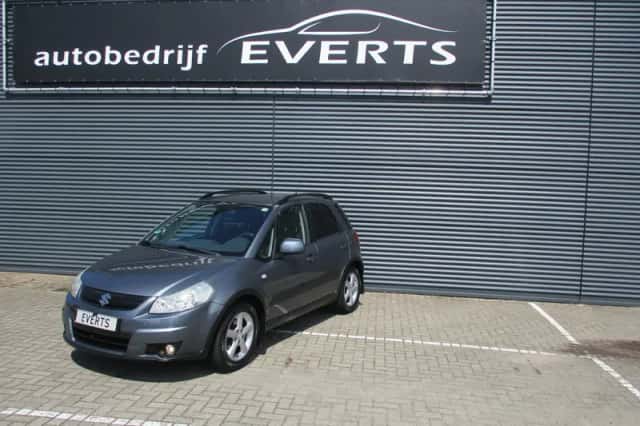 Suzuki SX4 (2008) thumbnail 2