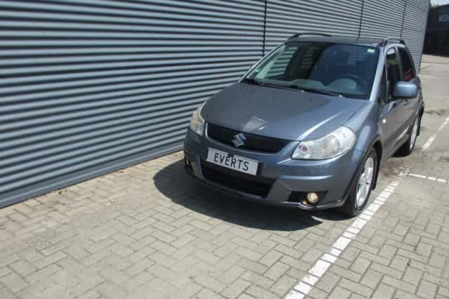 Suzuki SX4 (2008) thumbnail 5
