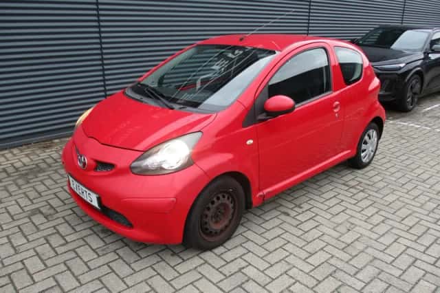 Toyota Aygo (2005) thumbnail 3