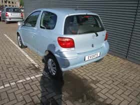 Toyota Yaris (2004) thumbnail 12