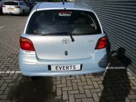 Toyota Yaris (2004) thumbnail 13