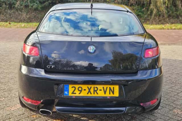 Alfa Romeo GT (2007) thumbnail 4