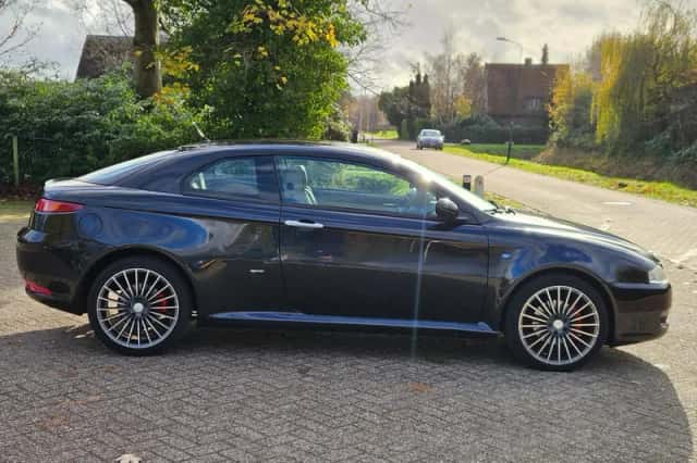 Alfa Romeo GT (2007) thumbnail 6