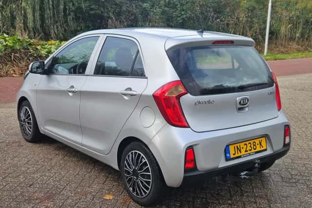 Kia Picanto (2016) thumbnail 3