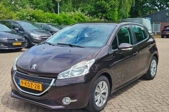 Peugeot 208 (2013) thumbnail 1