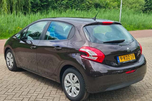 Peugeot 208 (2013) thumbnail 3