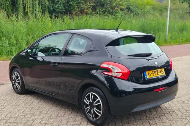 Peugeot 208 (2013) thumbnail 3
