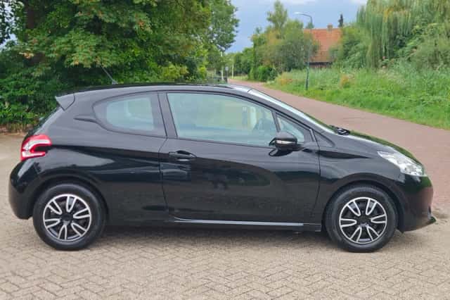 Peugeot 208 (2013) thumbnail 5