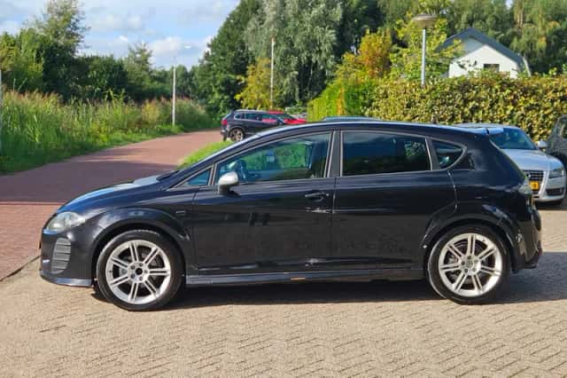 SEAT Leon (2006) thumbnail 2