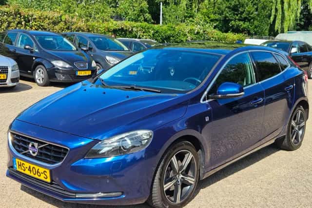 Volvo V40 (2015) thumbnail 1